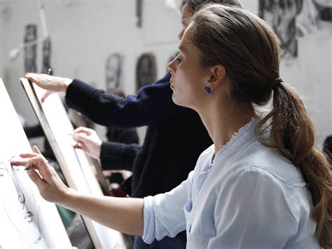 royal club 2|Saturday Sketch Club: drawing modern portraits .